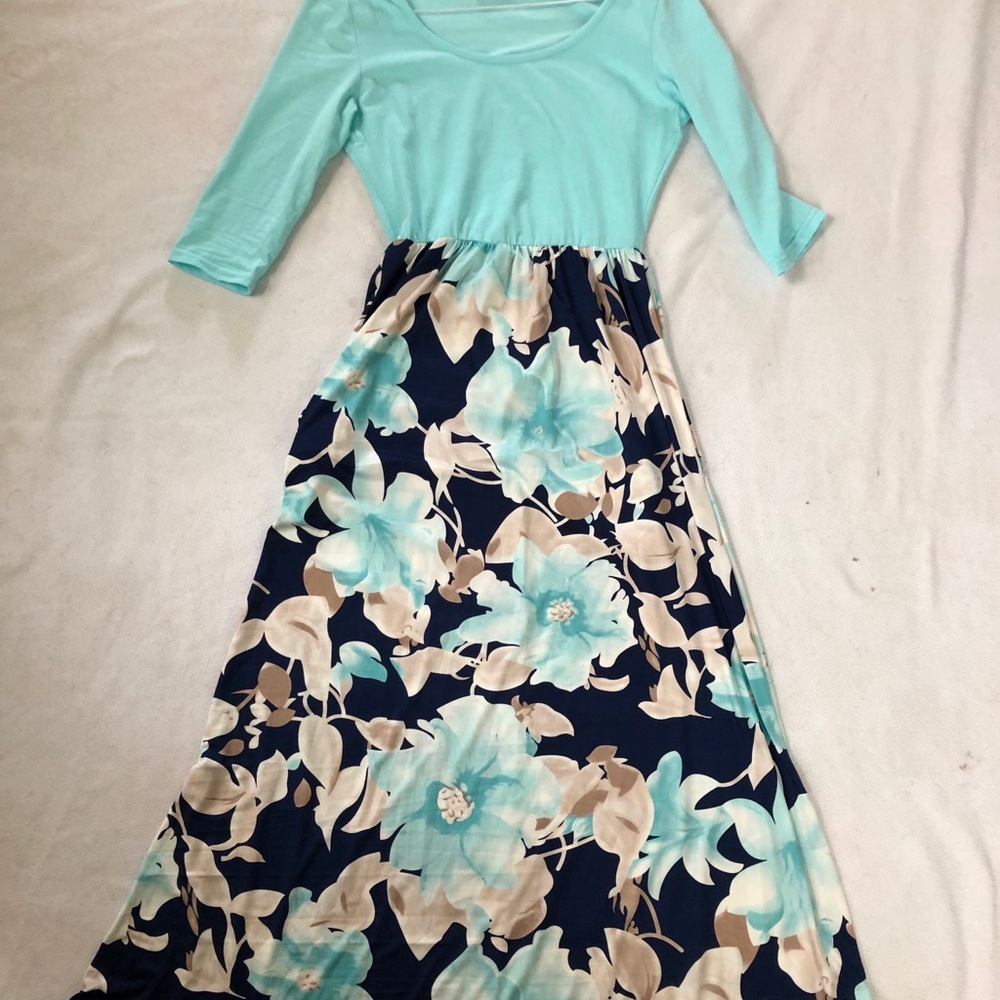 Long sleeved maxi dress